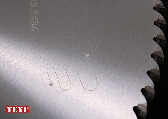 A circular personalizada do TCT viu a lâmina cortando o metal, 450mm de aço inoxidável